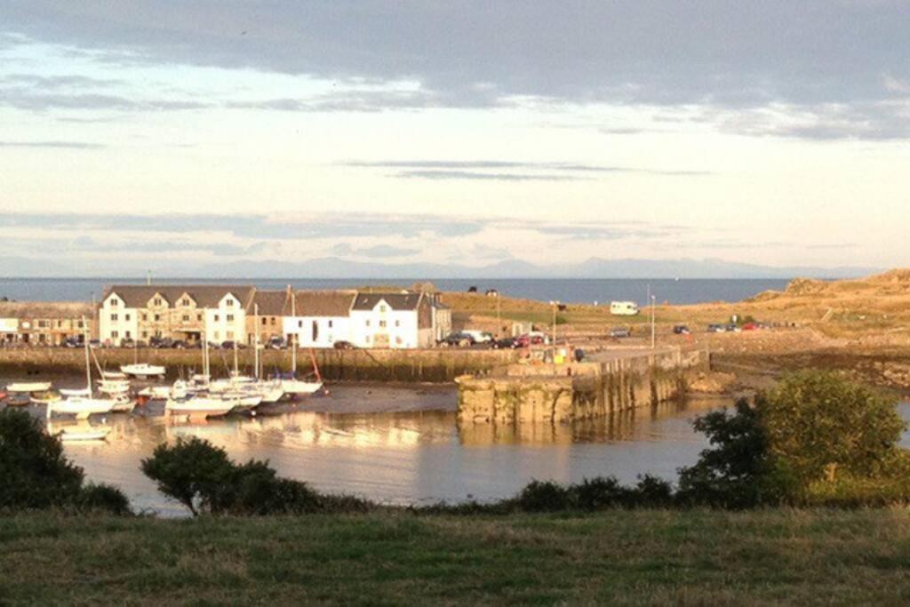 3 Bedroom Townhouse Right On The Harbour Isle of Whithorn Exterior photo