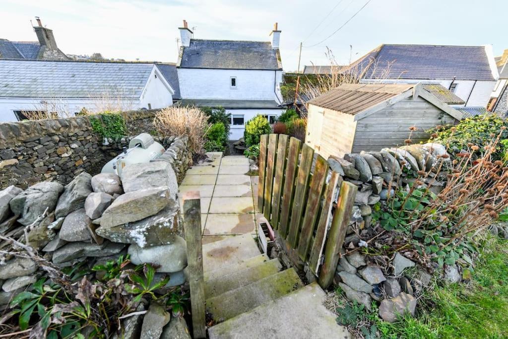 3 Bedroom Townhouse Right On The Harbour Isle of Whithorn Exterior photo